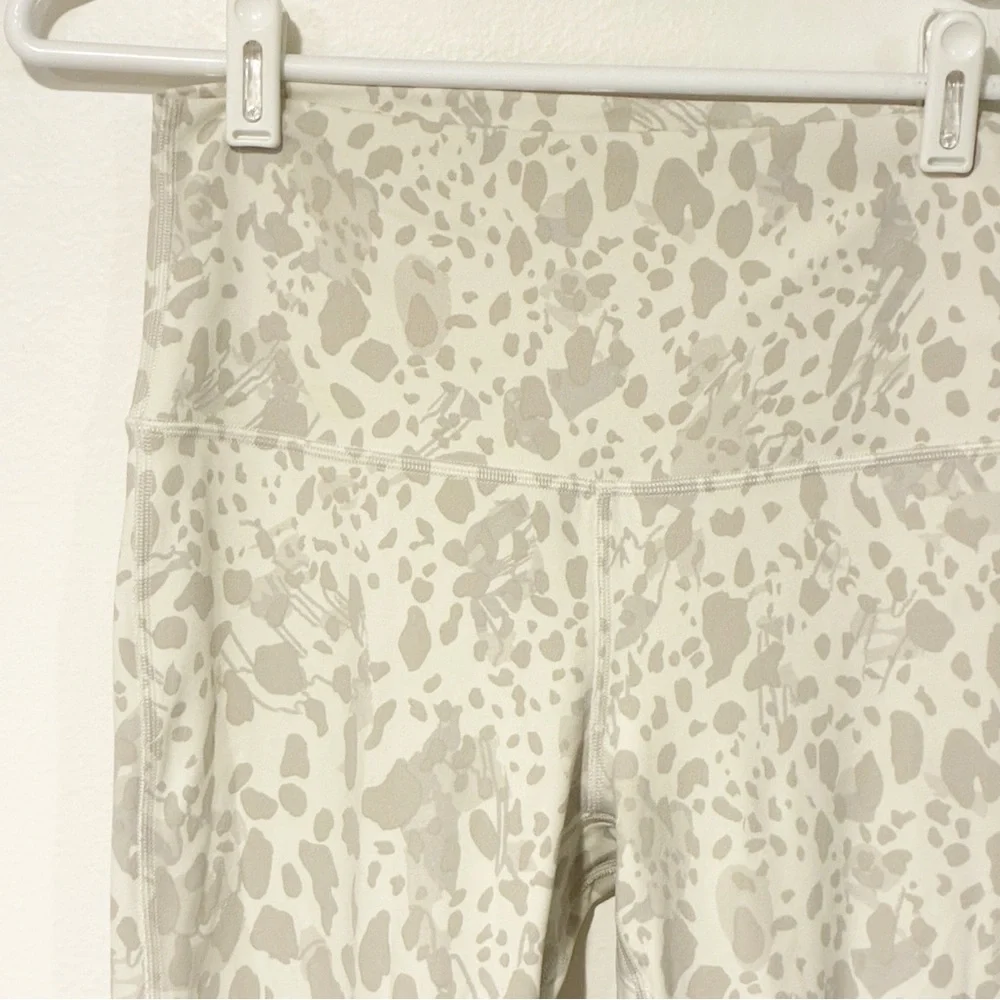 Lululemon Align High Rise‎ Cheetah Camo Leggings Athletic Yoga Size 6 - Picture 3 of 6